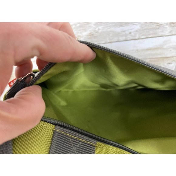 SKIP HOP DIAPER BAG Messenger Adjustable Duo Signature Grey & Green Changing Pad - Picture 4 of 15